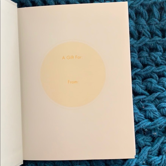 😃  Book - Picture 3 of 4